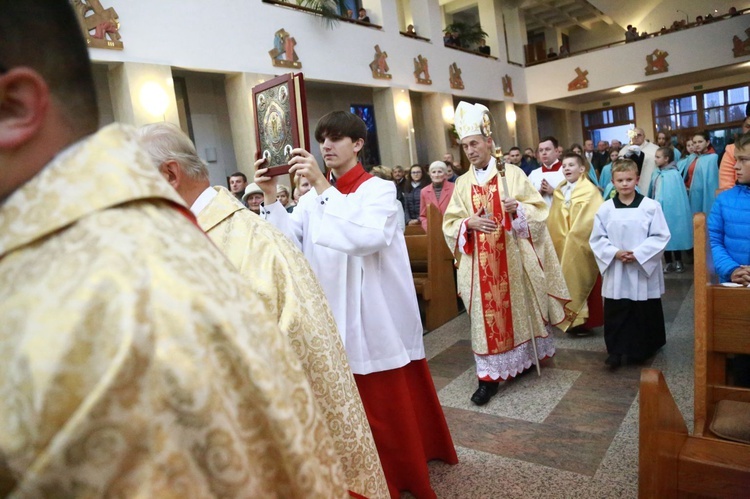 Relikwie dzieci fatimskich w Łękach Górnych