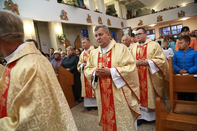 Relikwie dzieci fatimskich w Łękach Górnych