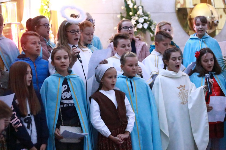 Relikwie dzieci fatimskich w Łękach Górnych