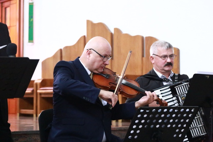 Relikwie dzieci fatimskich w Łękach Górnych