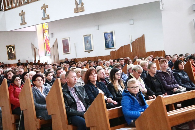 Relikwie dzieci fatimskich w Łękach Górnych