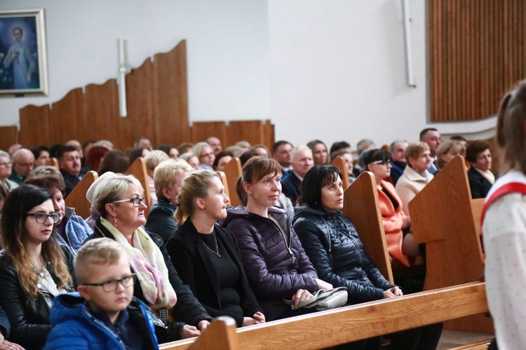 Relikwie dzieci fatimskich w Łękach Górnych