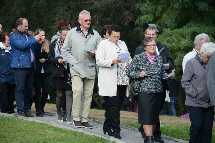 Poświęcenie Drogi Małżeńskiej w Opolu-Winowie