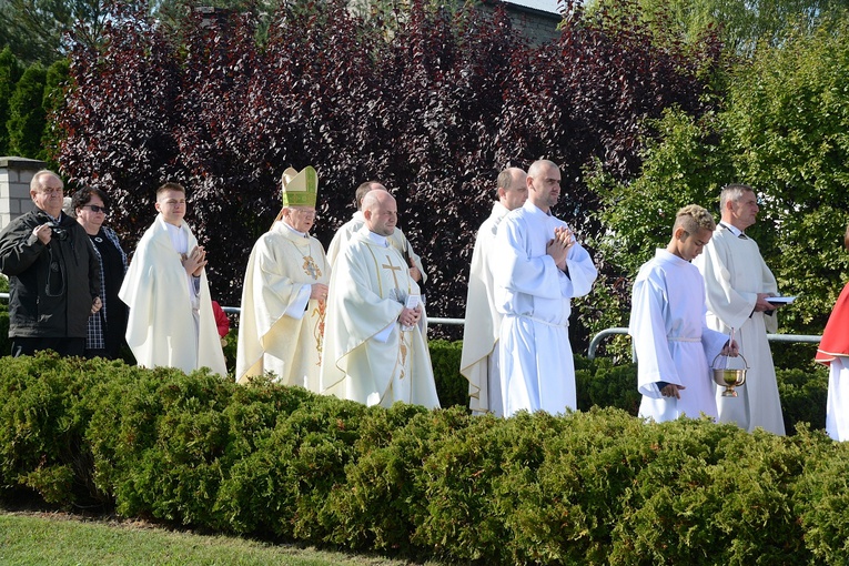 Poświęcenie Drogi Małżeńskiej w Opolu-Winowie