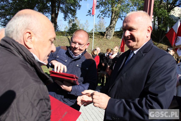 Uroczystości przy pomniku Ofiar Ludobójstwa w Zielonej Górze (Łężyca)