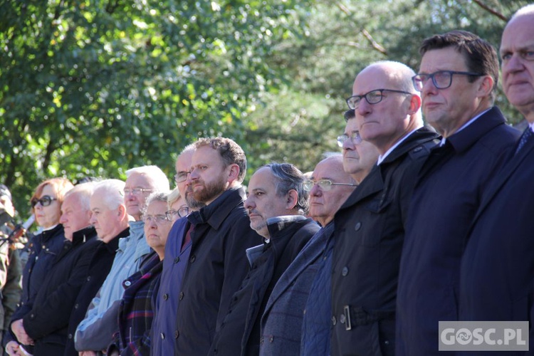 Uroczystości przy pomniku Ofiar Ludobójstwa w Zielonej Górze (Łężyca)