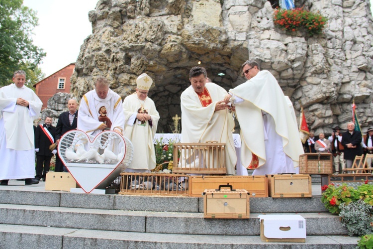 Pielgrzymka hodowców gołębi i orkiestr kalwaryjskich