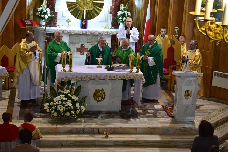 Poświęcenie kościoła w Brzezinach Stojeszyńskich. 