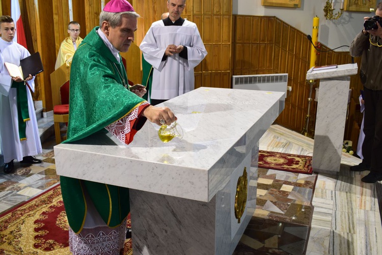 Poświęcenie kościoła w Brzezinach Stojeszyńskich. 