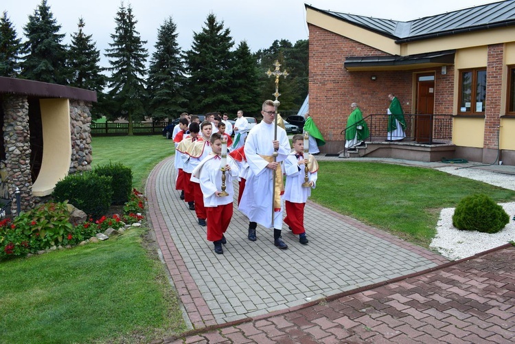 Poświęcenie kościoła w Brzezinach Stojeszyńskich. 