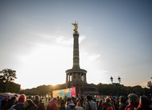 Aktywiści klimatyczni blokują ruch w centrum Berlina