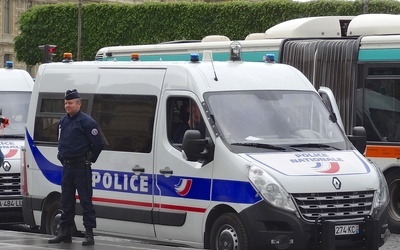 Islamscy ekstremiści we francuskiej policji - wstrząsające informacje po czwartkowym zamachu
