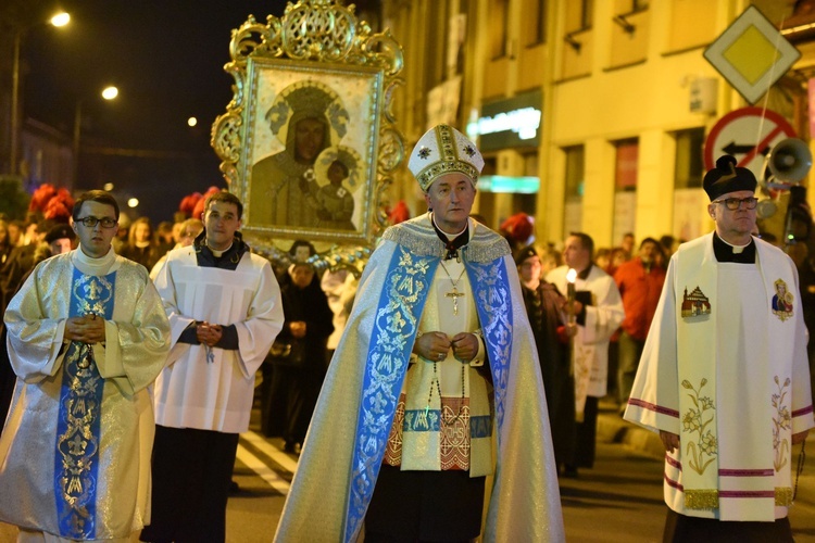 Suma i procesja różańcowa w bocheńskim sanktuarium