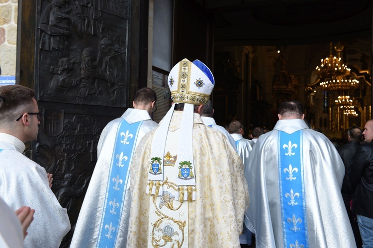 Suma i procesja różańcowa w bocheńskim sanktuarium