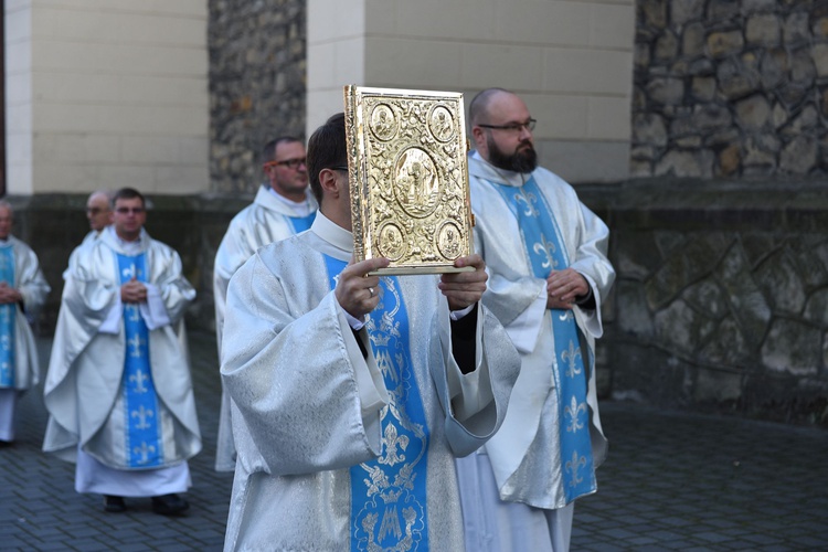 Suma i procesja różańcowa w bocheńskim sanktuarium