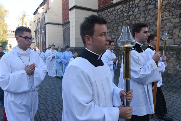 Suma i procesja różańcowa w bocheńskim sanktuarium