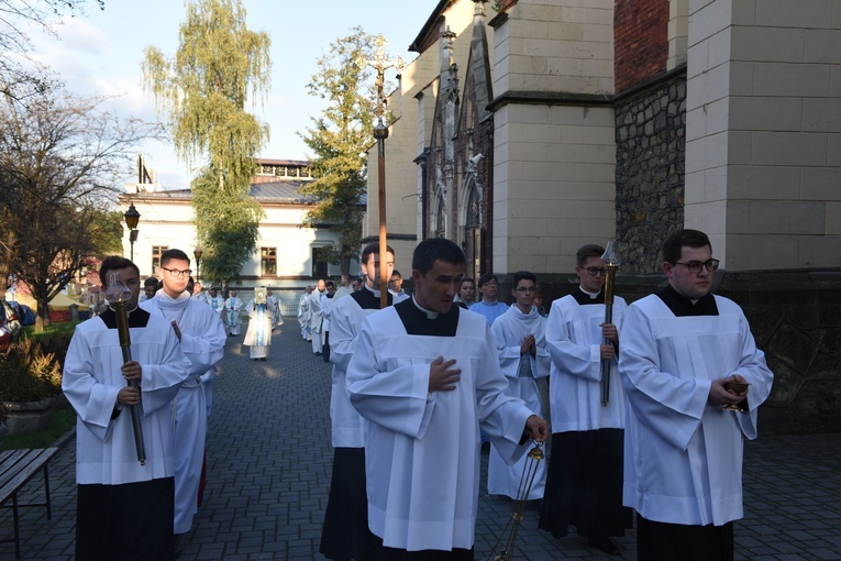 Suma i procesja różańcowa w bocheńskim sanktuarium