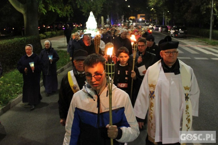 Procesja różańcowa w Głogowie