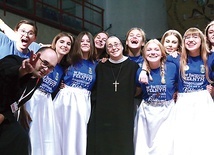 Animację w hali widowiskowej prowadziły dziewczęta z DSM.