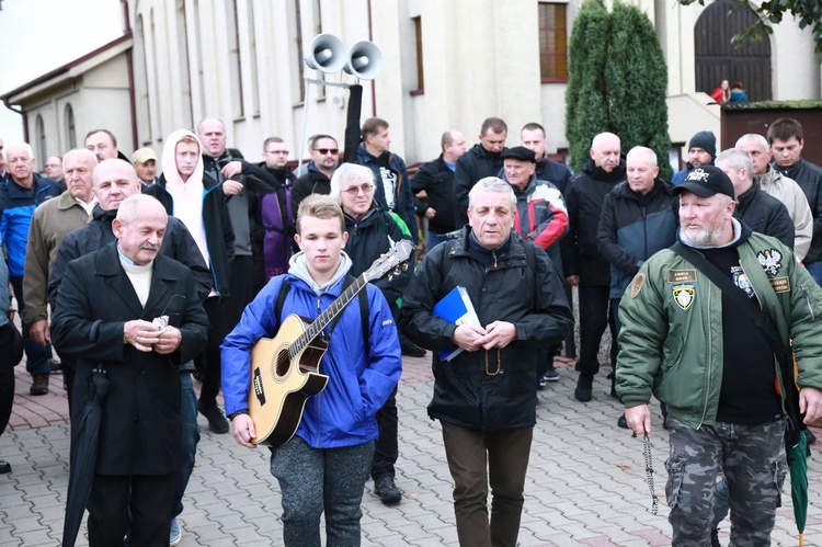 Męski różaniec w Dębicy