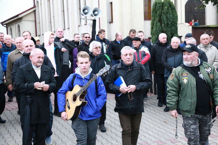 Męski różaniec w Dębicy