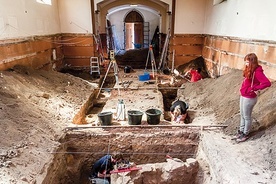 Prace archeologiczne we wnętrzu kościoła św. Małgorzaty w maju 2018 roku.
