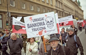 Spłacający kredyty frankowe nieraz podczas ulicznych demonstracji zwracali  uwagę na swoje problemy.