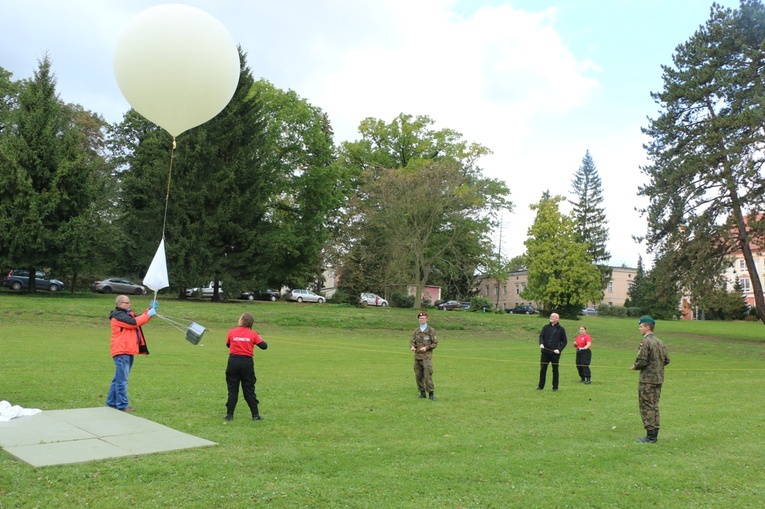 Ślubowanie klas pierwszych w KLO w Henrykowie