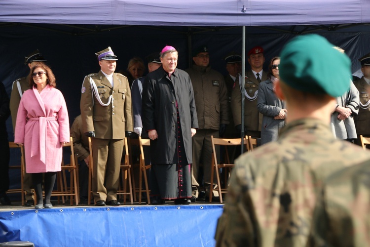 Ślubowanie klas pierwszych w KLO w Henrykowie