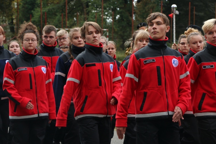 Ślubowanie klas pierwszych w KLO w Henrykowie