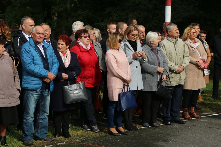 Ślubowanie klas pierwszych w KLO w Henrykowie