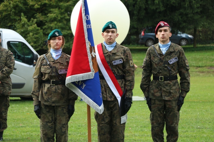 Ślubowanie klas pierwszych w KLO w Henrykowie