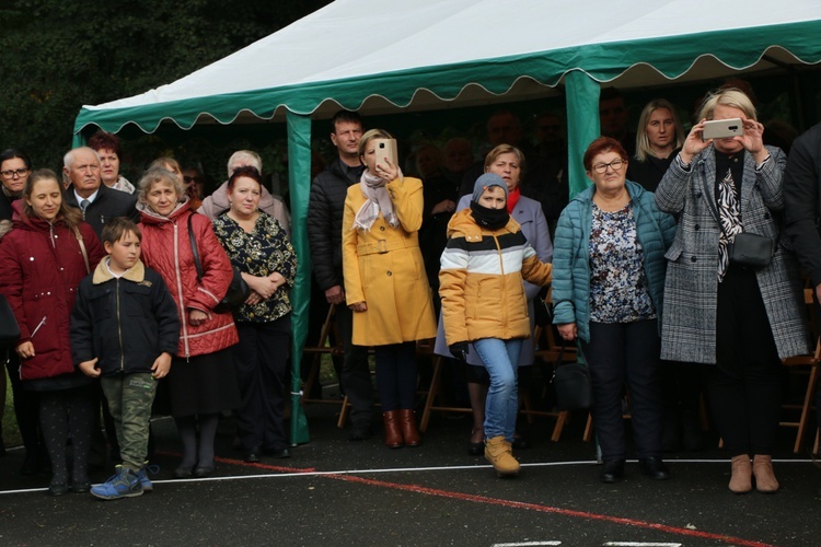 Ślubowanie klas pierwszych w KLO w Henrykowie