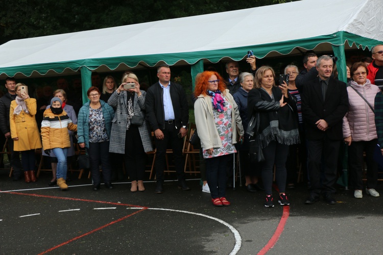 Ślubowanie klas pierwszych w KLO w Henrykowie