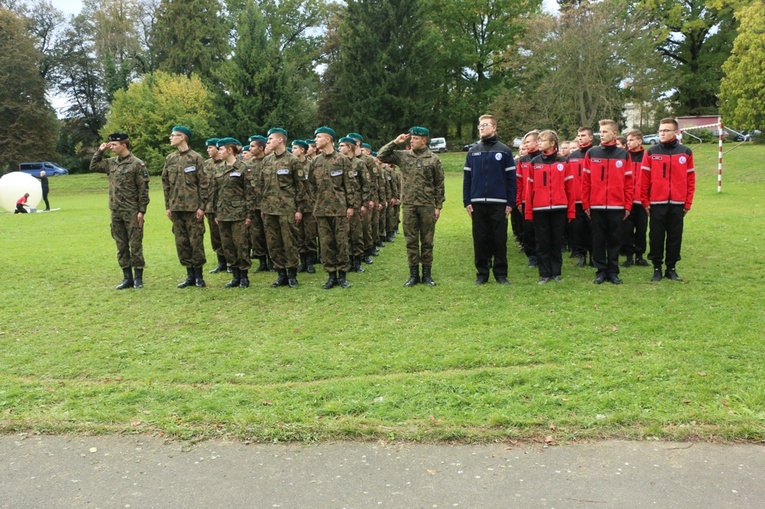 Ślubowanie klas pierwszych w KLO w Henrykowie