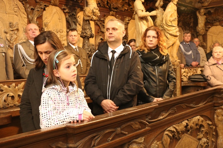 Ślubowanie klas pierwszych w KLO w Henrykowie