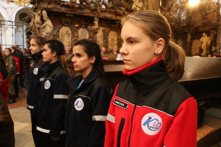 Ślubowanie klas pierwszych w KLO w Henrykowie