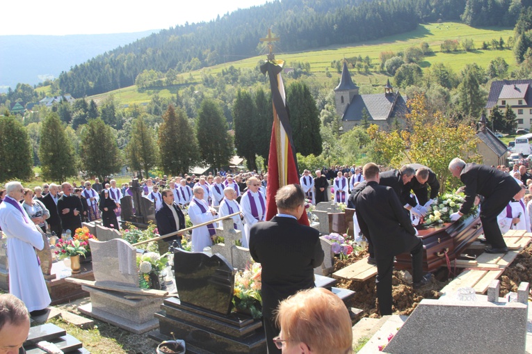 Pogrzeb śp. ks. prał. Stanisława Jaska w Węglówce