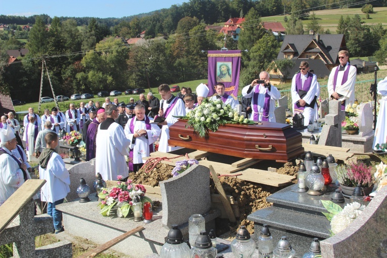 Pogrzeb śp. ks. prał. Stanisława Jaska w Węglówce