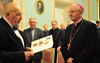 Abp Stanisław Budzik odebrał międzynarodową nagrodę literacką.