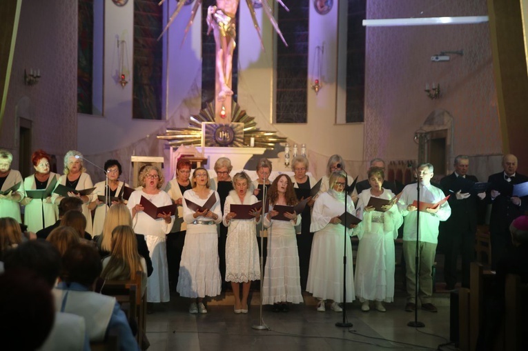 Koncert chórów w Ostrowcu Świętokrzyskim. 