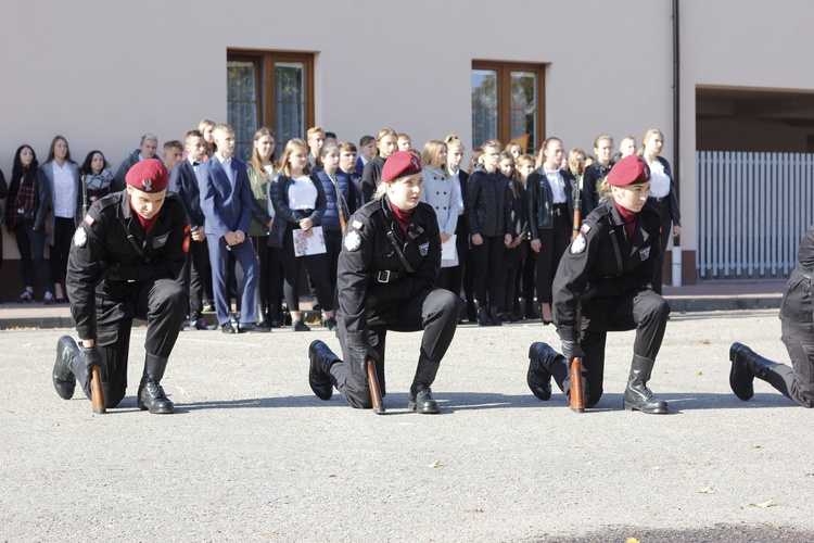 Ślubowanie pierwszoklasistów Technikum Zawodowego ZDZ w Nowym Mieście nad Pilicą