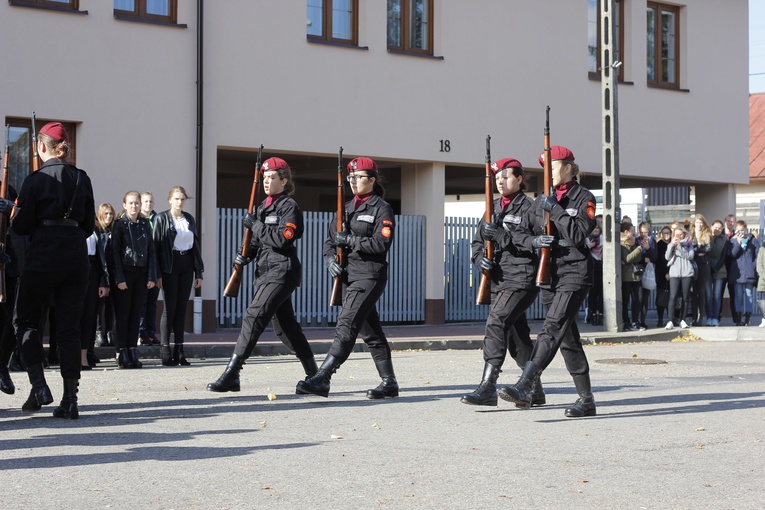 Ślubowanie pierwszoklasistów Technikum Zawodowego ZDZ w Nowym Mieście nad Pilicą