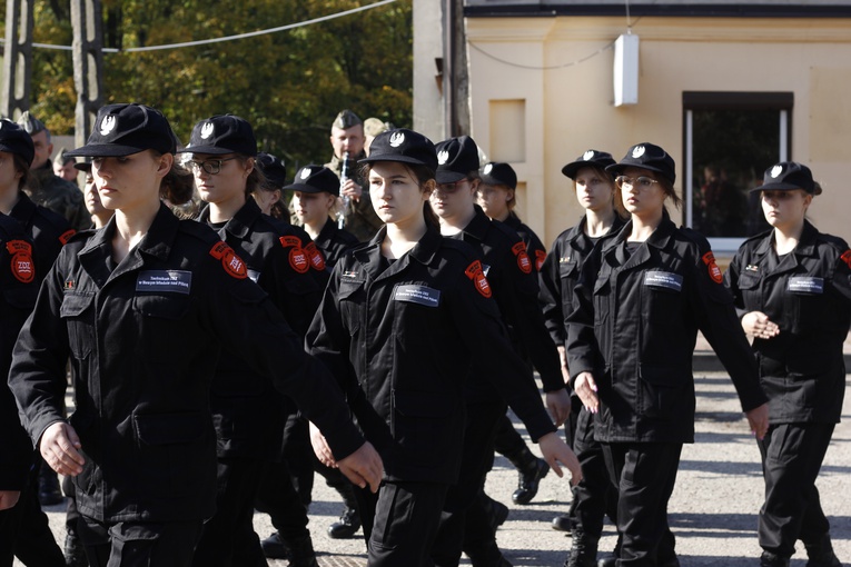 Ślubowanie pierwszoklasistów Technikum Zawodowego ZDZ w Nowym Mieście nad Pilicą