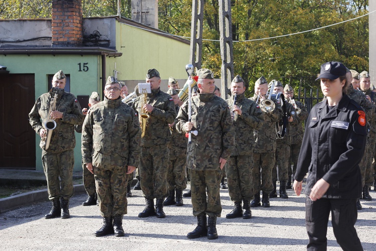 Ślubowanie pierwszoklasistów Technikum Zawodowego ZDZ w Nowym Mieście nad Pilicą