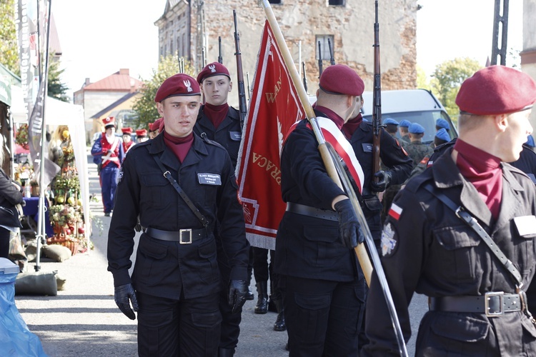 Ślubowanie pierwszoklasistów Technikum Zawodowego ZDZ w Nowym Mieście nad Pilicą