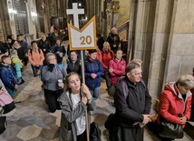 Pątnicy ruszyli do grobu św. Jadwigi