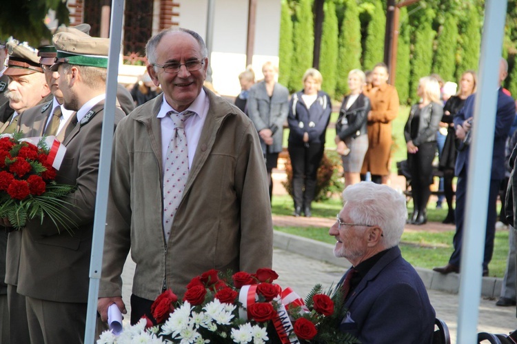 Odsłonięcie pomnika ks. Gurgacza w Łabowej