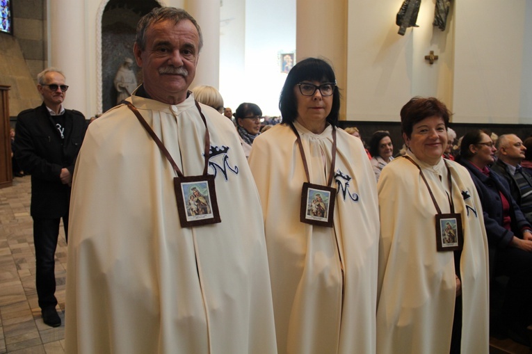 Katowice. Żywy Różaniec i wspólnoty maryjne w katedrze