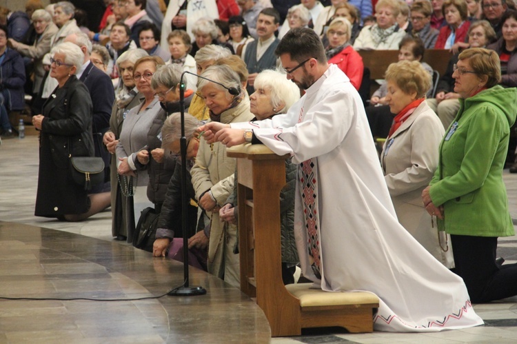 Katowice. Żywy Różaniec i wspólnoty maryjne w katedrze